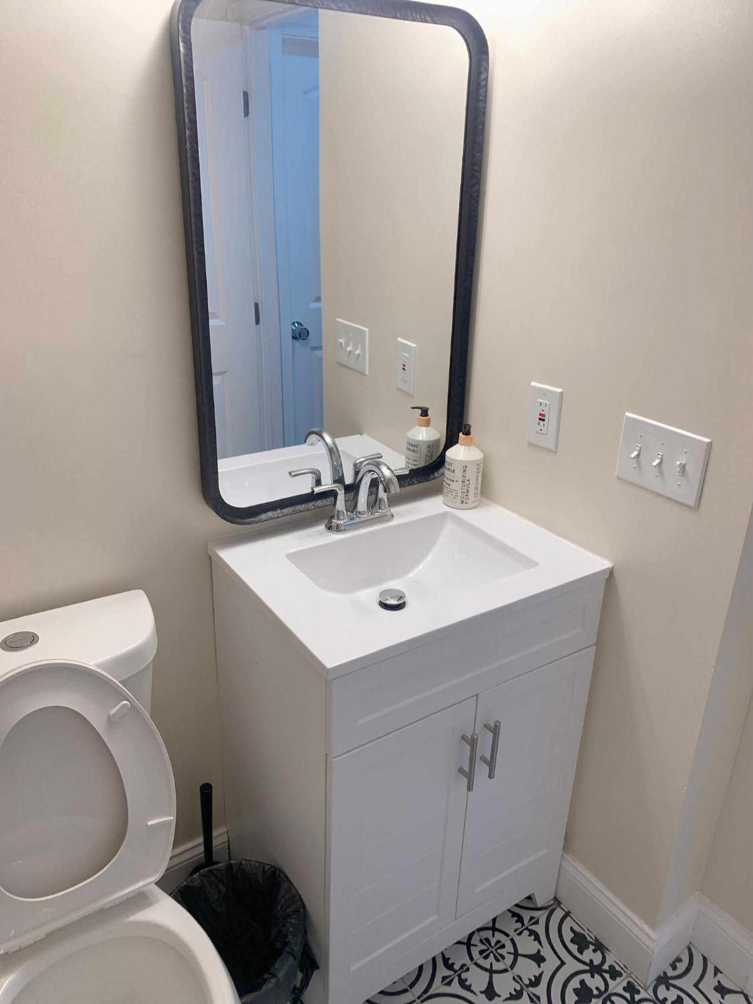 Sweet Bedroom Located Central Of Downtown بالتيمور المظهر الخارجي الصورة